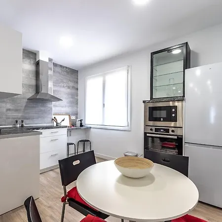 Zubia Bec Bilbao Airport Apartment